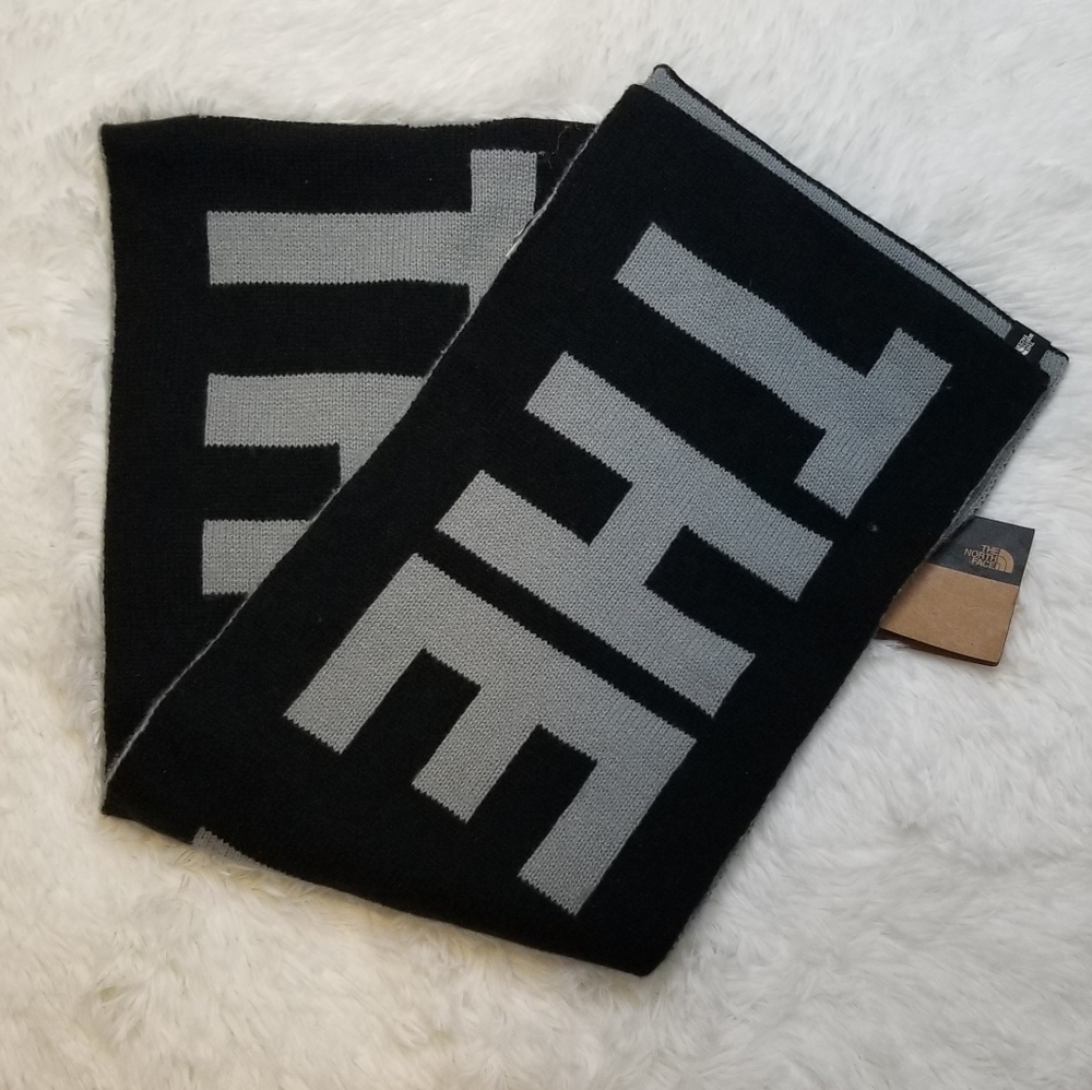 NWT two tone north face scarf